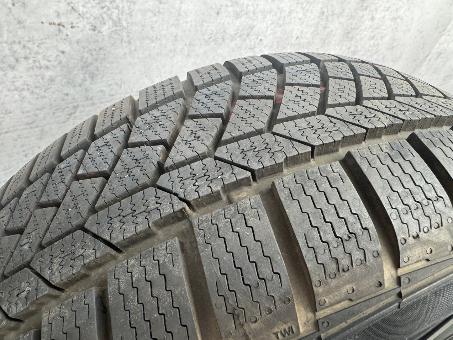 011961
