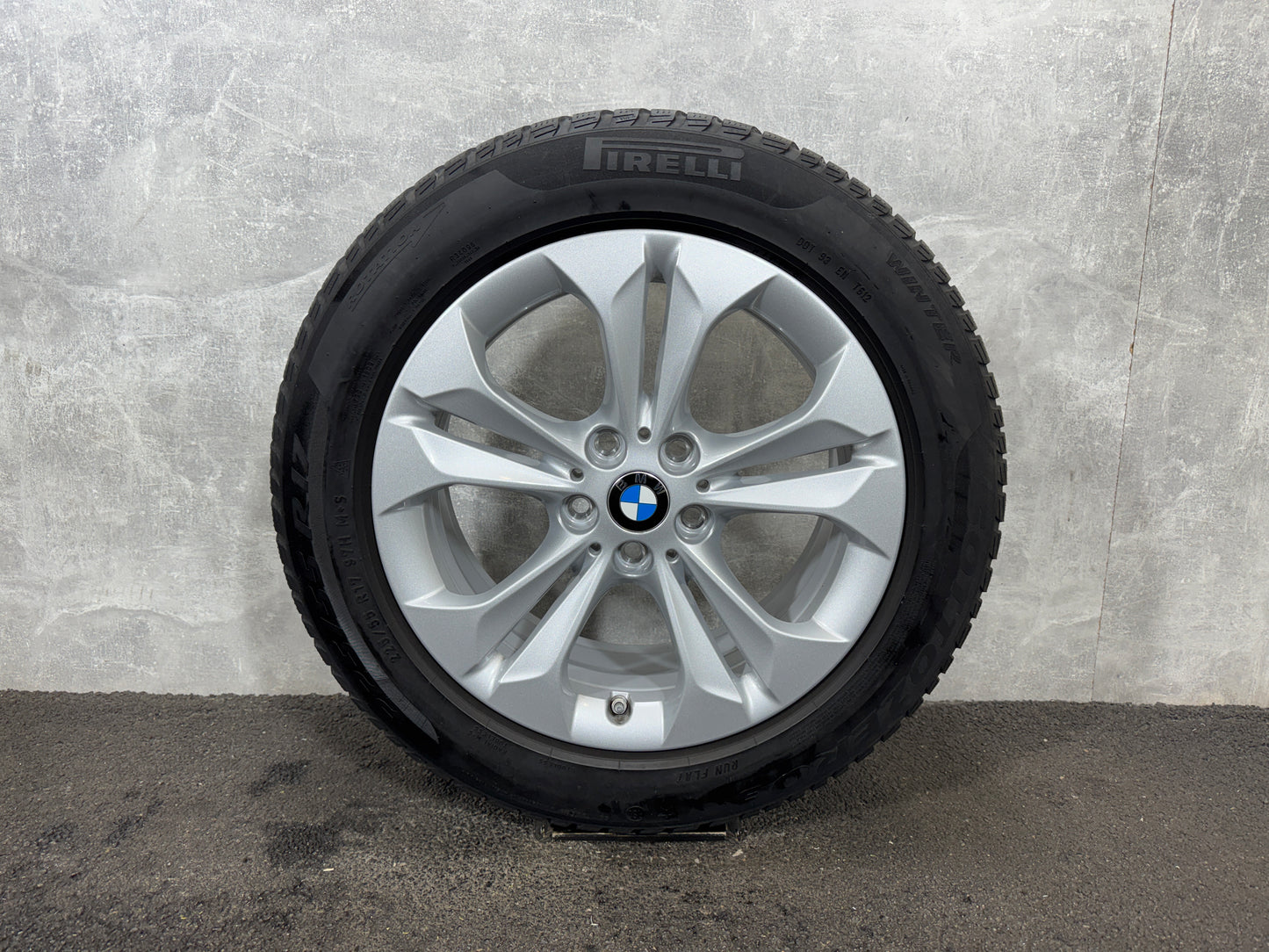 008952