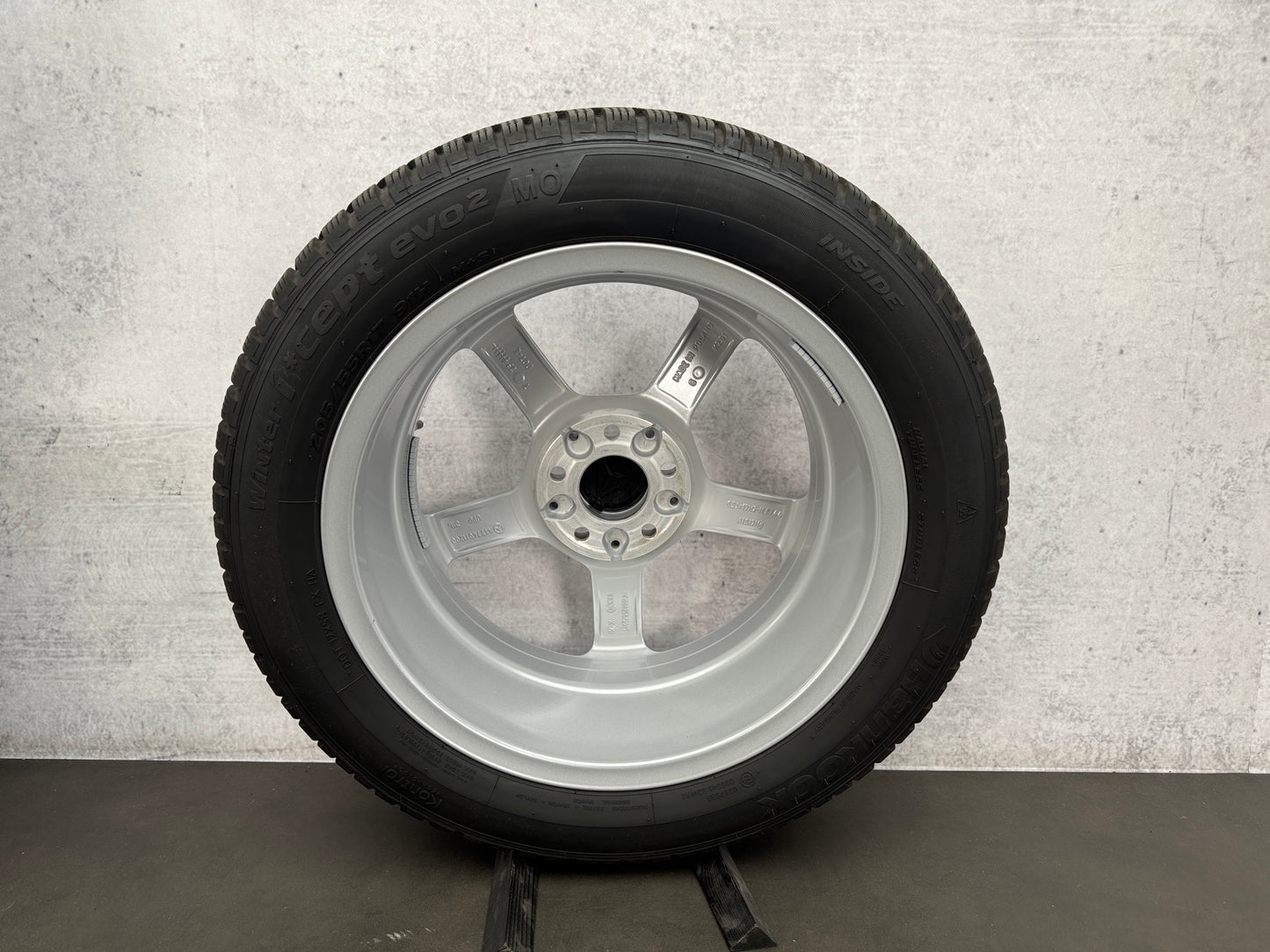 011226
