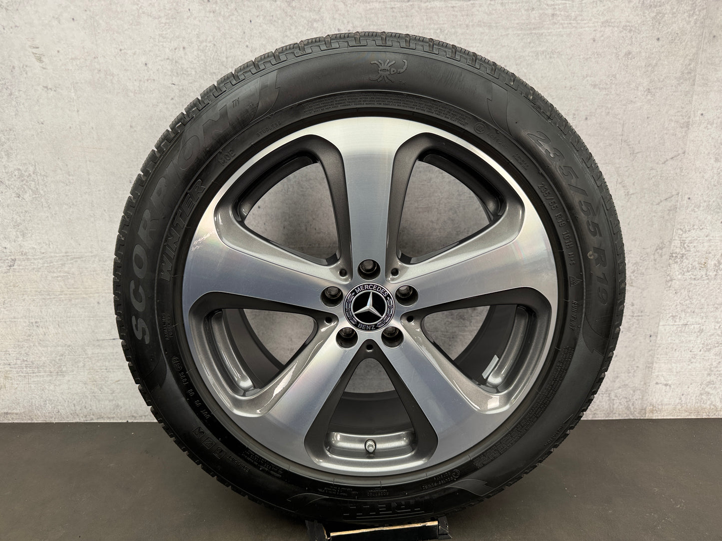 011689