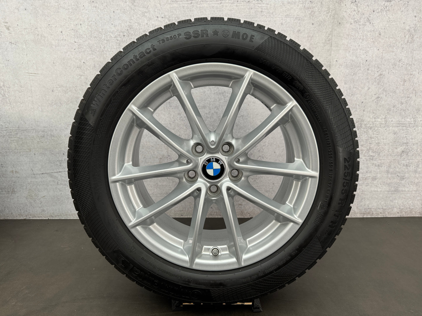 011569