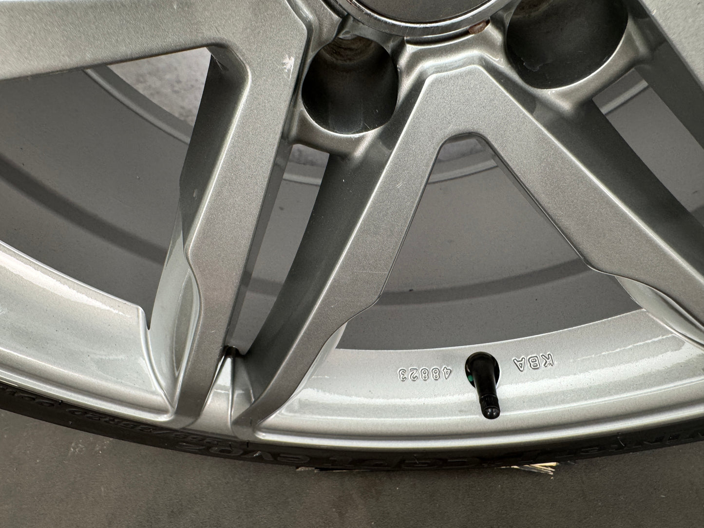 011348