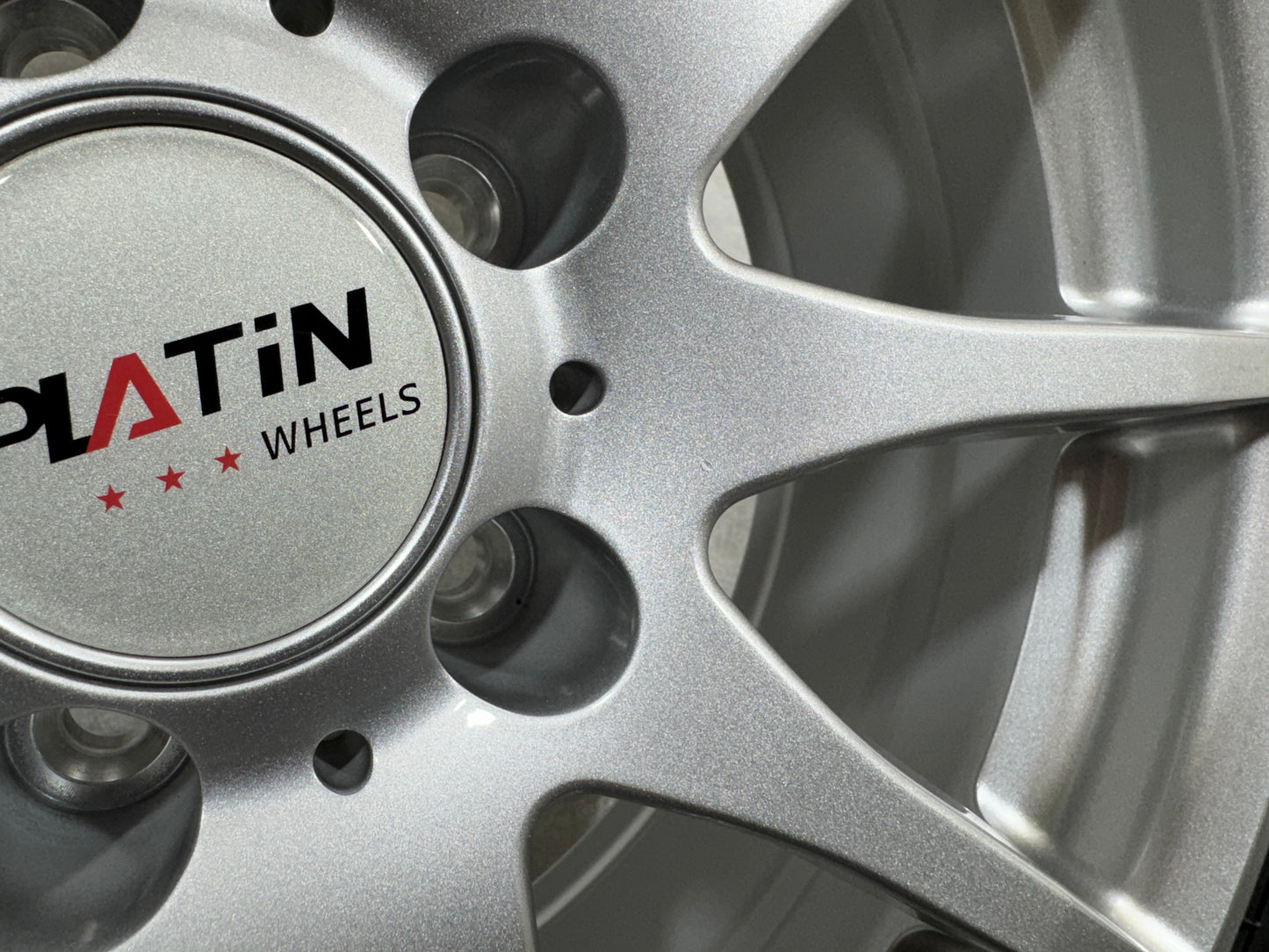 008893