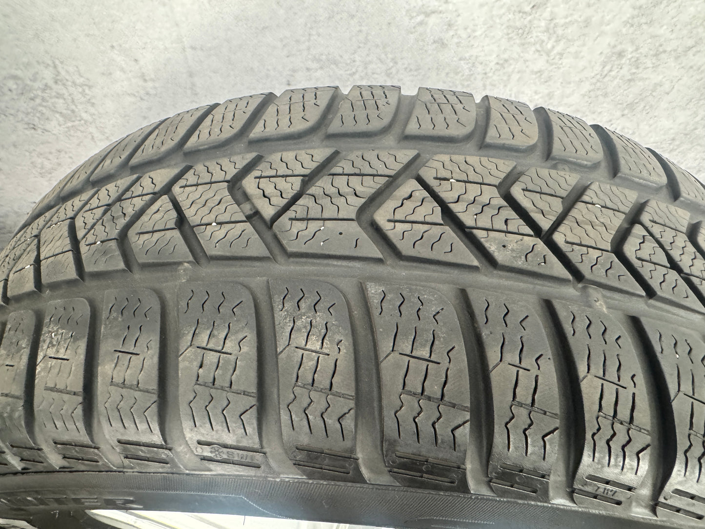 010169