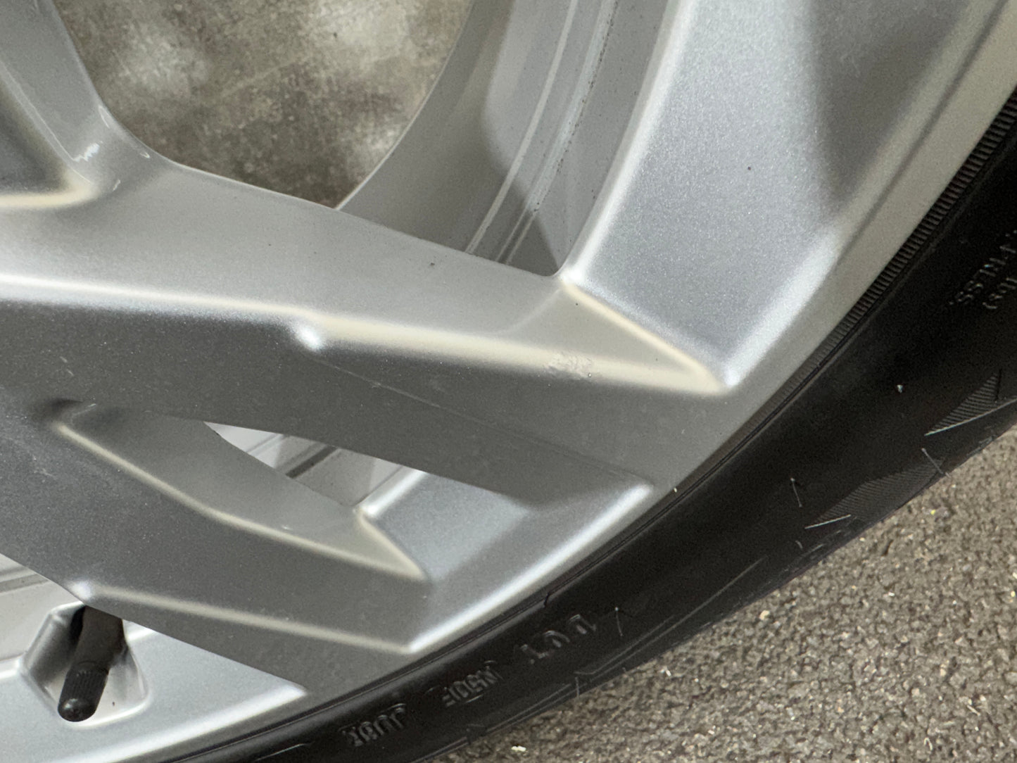 008273