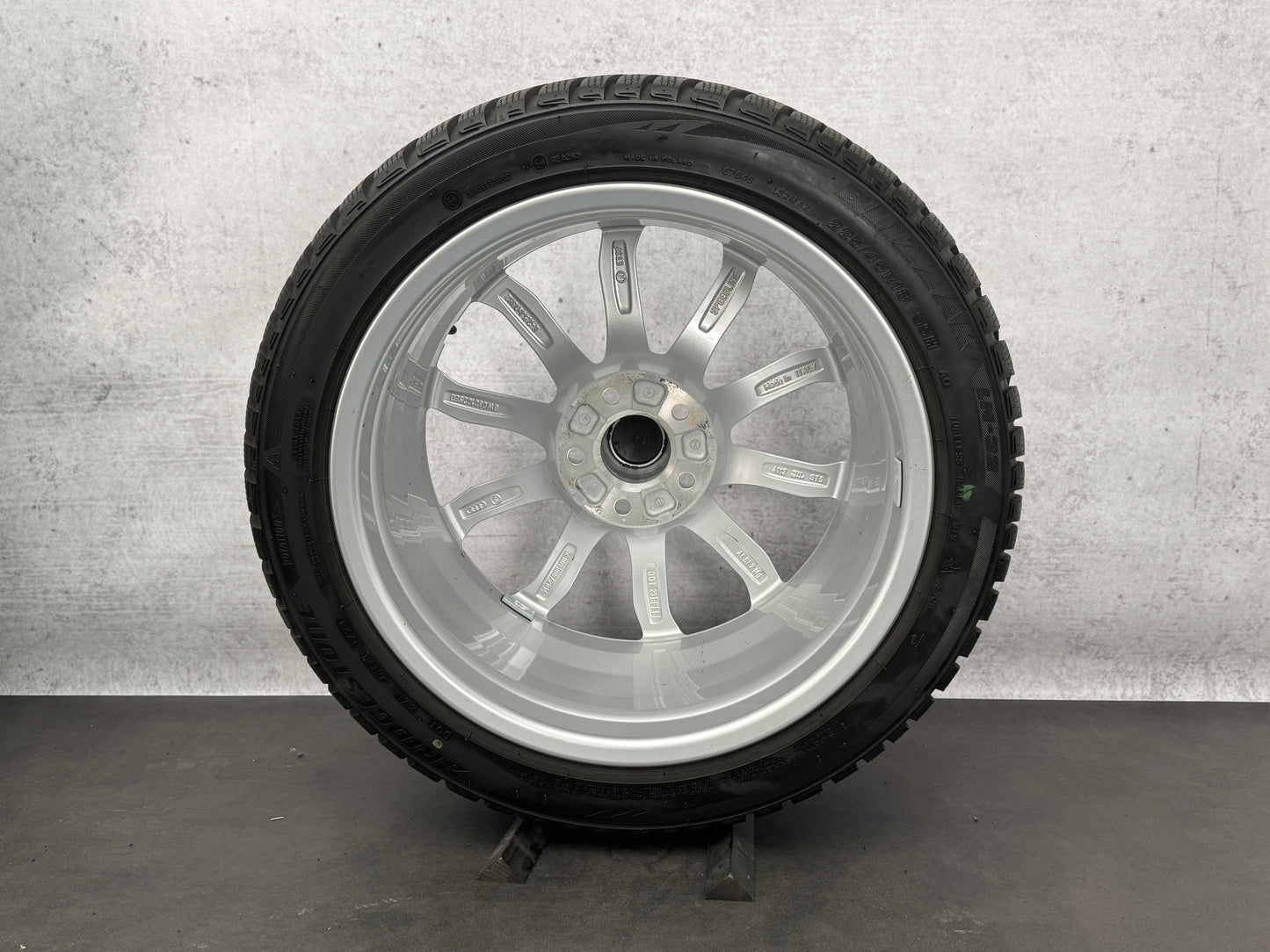 009367