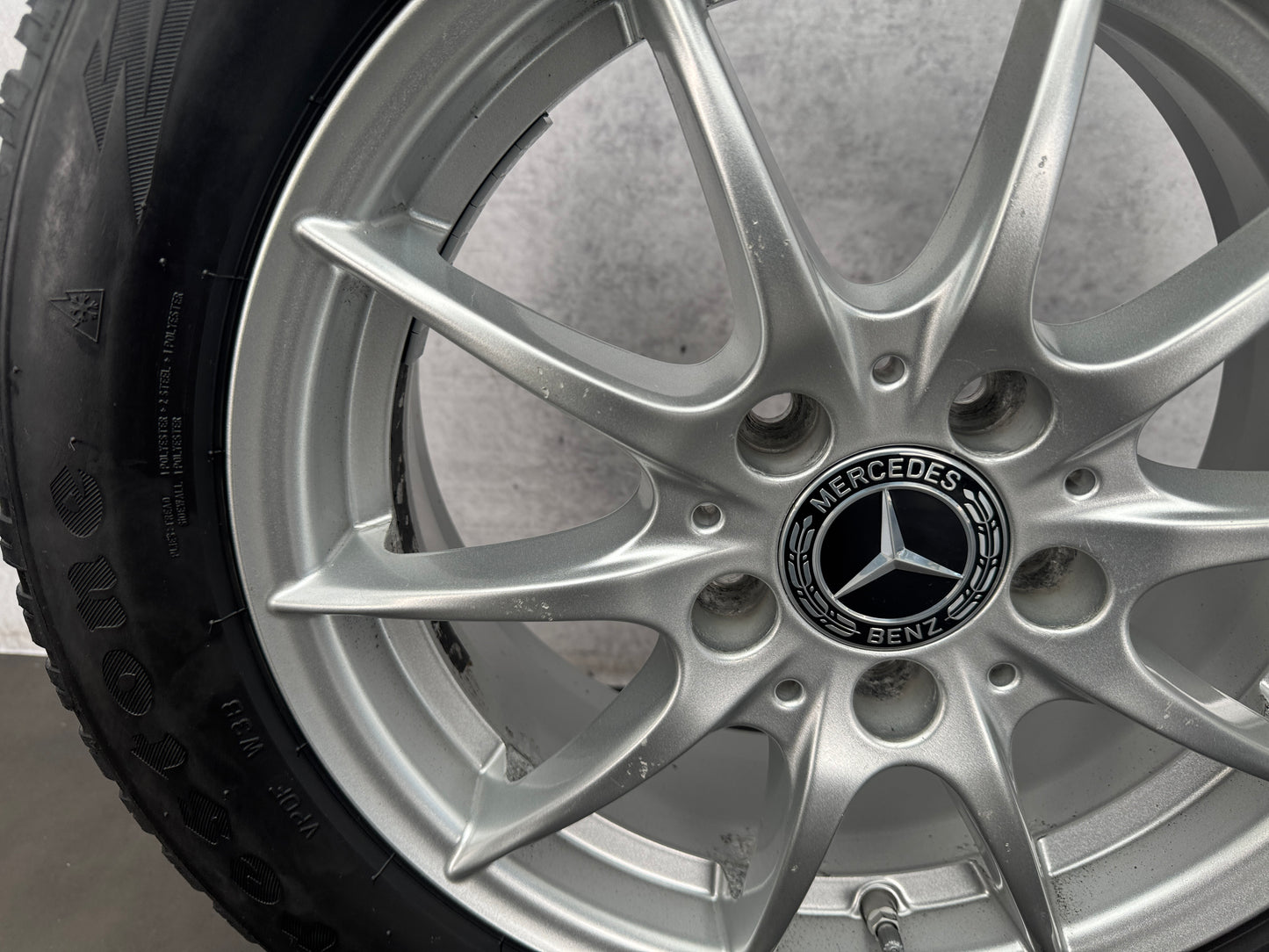 011076